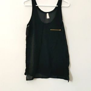 BLACK TANK TOP SIZE SMALL